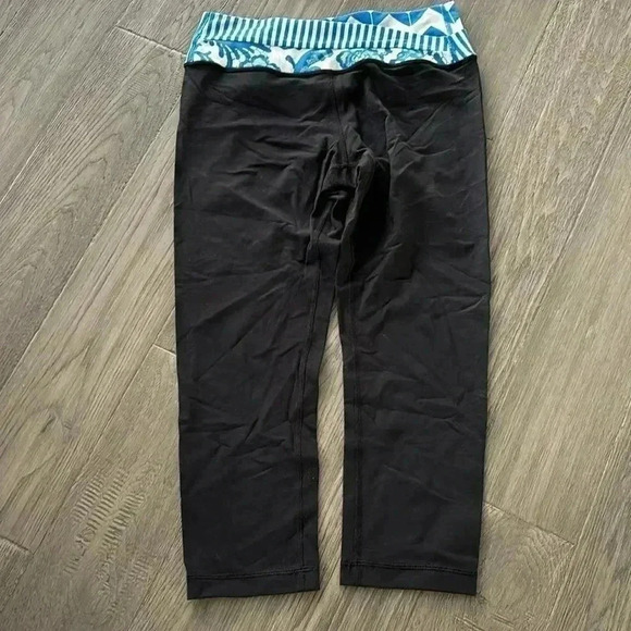 🍋Lululemon🍋 | Black Astro wunder under cropped leggings with crossover band - Picture 2 of 8